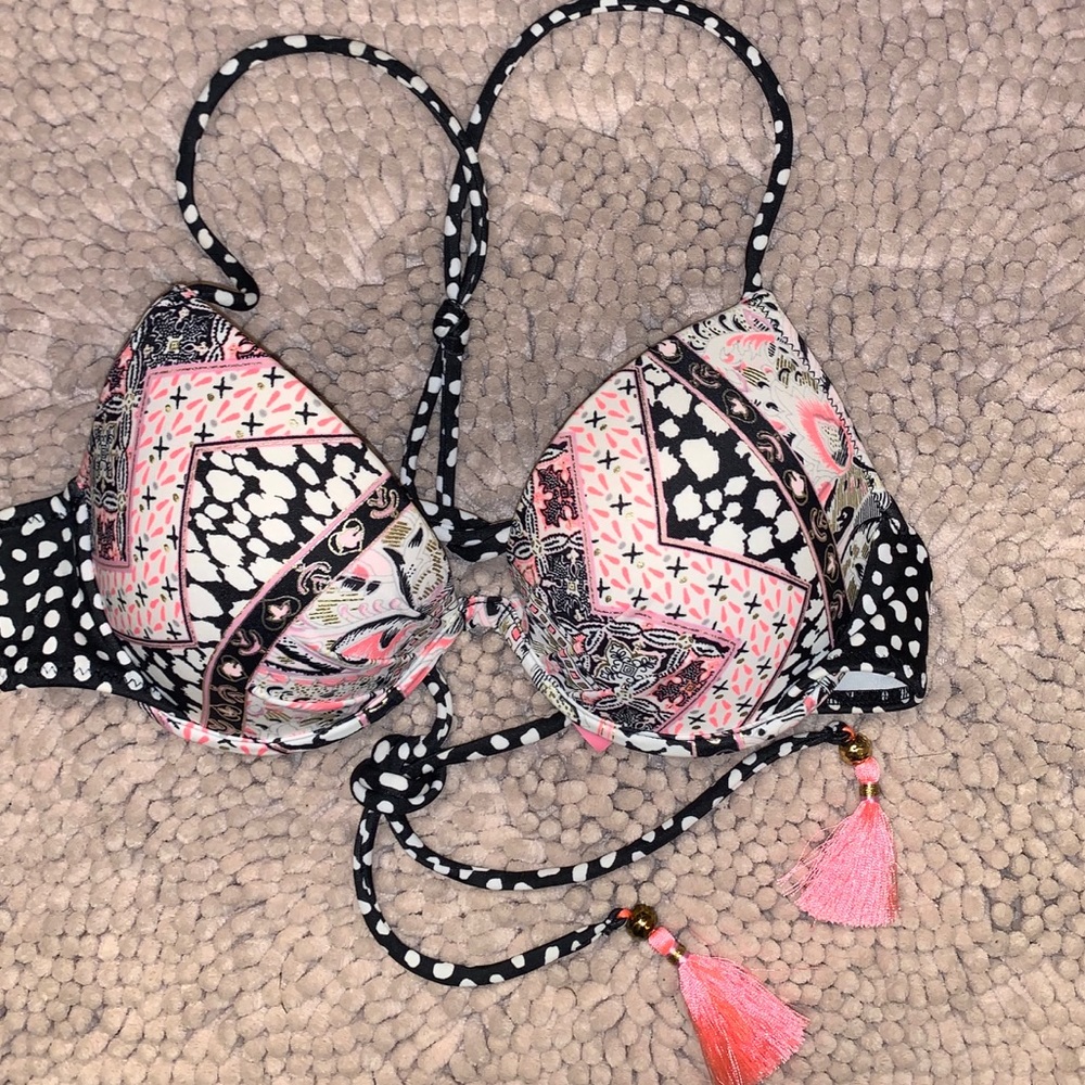 Push up Victoria’s Secret swim top. 34a